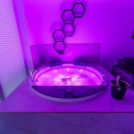 Golden Pearl Prywatny Z Sauna I Jacuzzi דירה