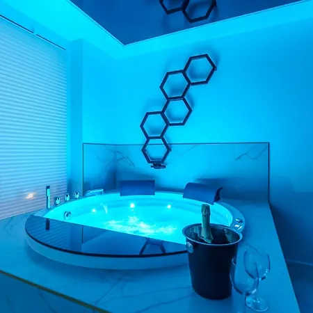 Golden Pearl Prywatny Z Sauna I Jacuzzi דירה