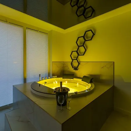 דירה Golden Pearl Prywatny Z Sauna I Jacuzzi קולובז'ג