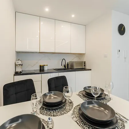 Golden Pearl Prywatny Z Sauna I Jacuzzi דירה